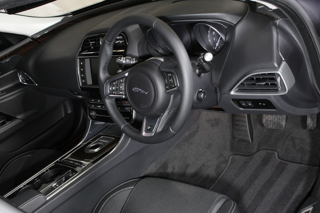 XE Jaguar Interior 